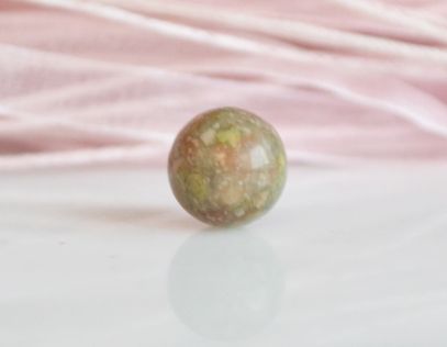 Бусина БК-54 Унакит, 10 мм, 1 шт, шар зелено-коричневая