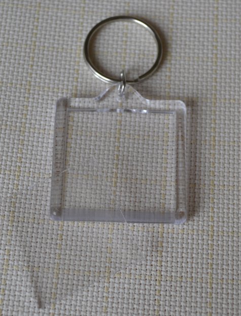 Брелок под вышивку квадратный
